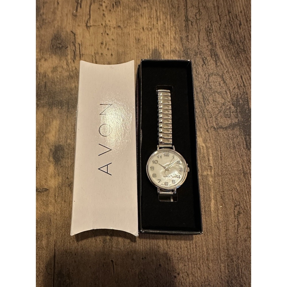 VTG Avon Mother Of Pearl Dial Women's Silver‎ Tone Watch W/Box Expandable Band